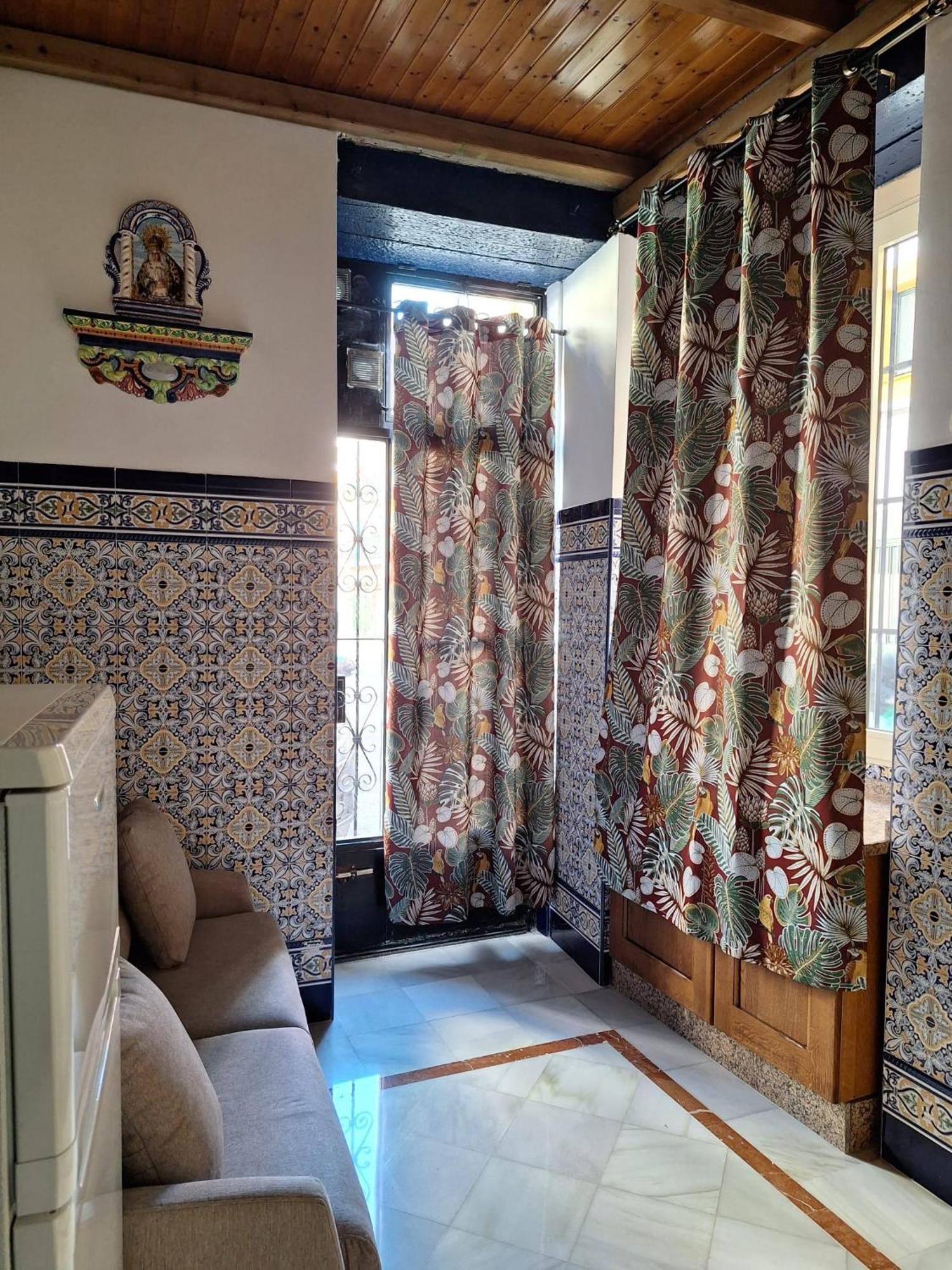 Apartamento Plaza San Roman Seville Ngoại thất bức ảnh